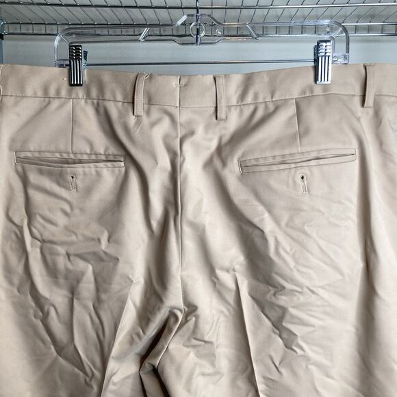 J McLaughlin Men's Beige Chino Shorts 10" Size 40 Resort Basics Khakis Casual - Picture 11 of 13